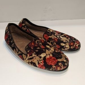 AEROSOLES Floral Patterned Loafers - Black and Red
